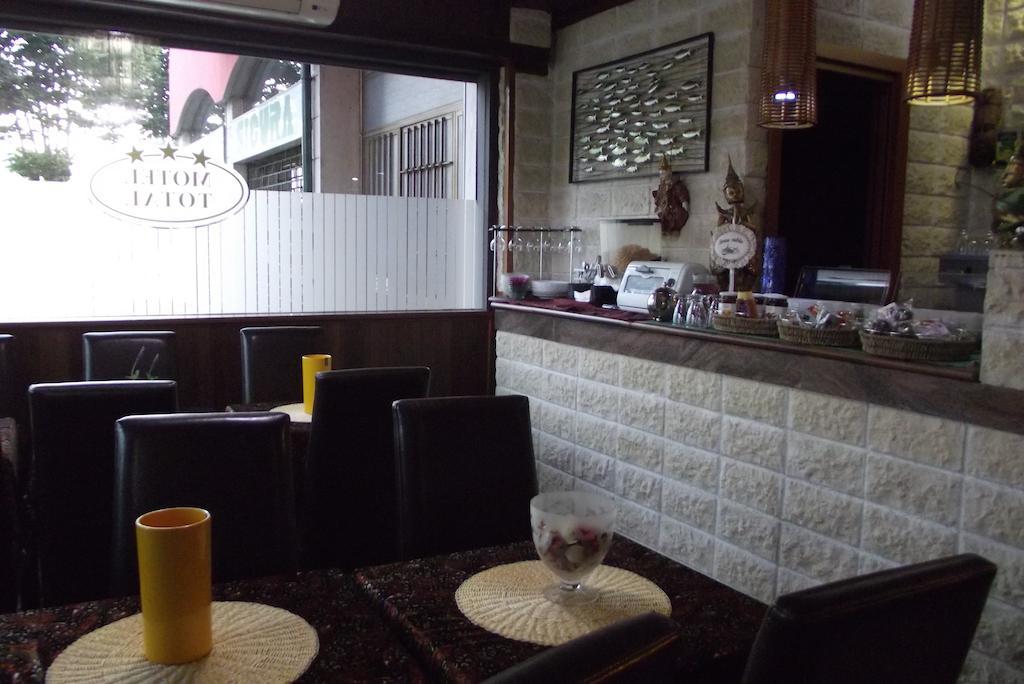 بيسوني Hotel Total المظهر الخارجي الصورة